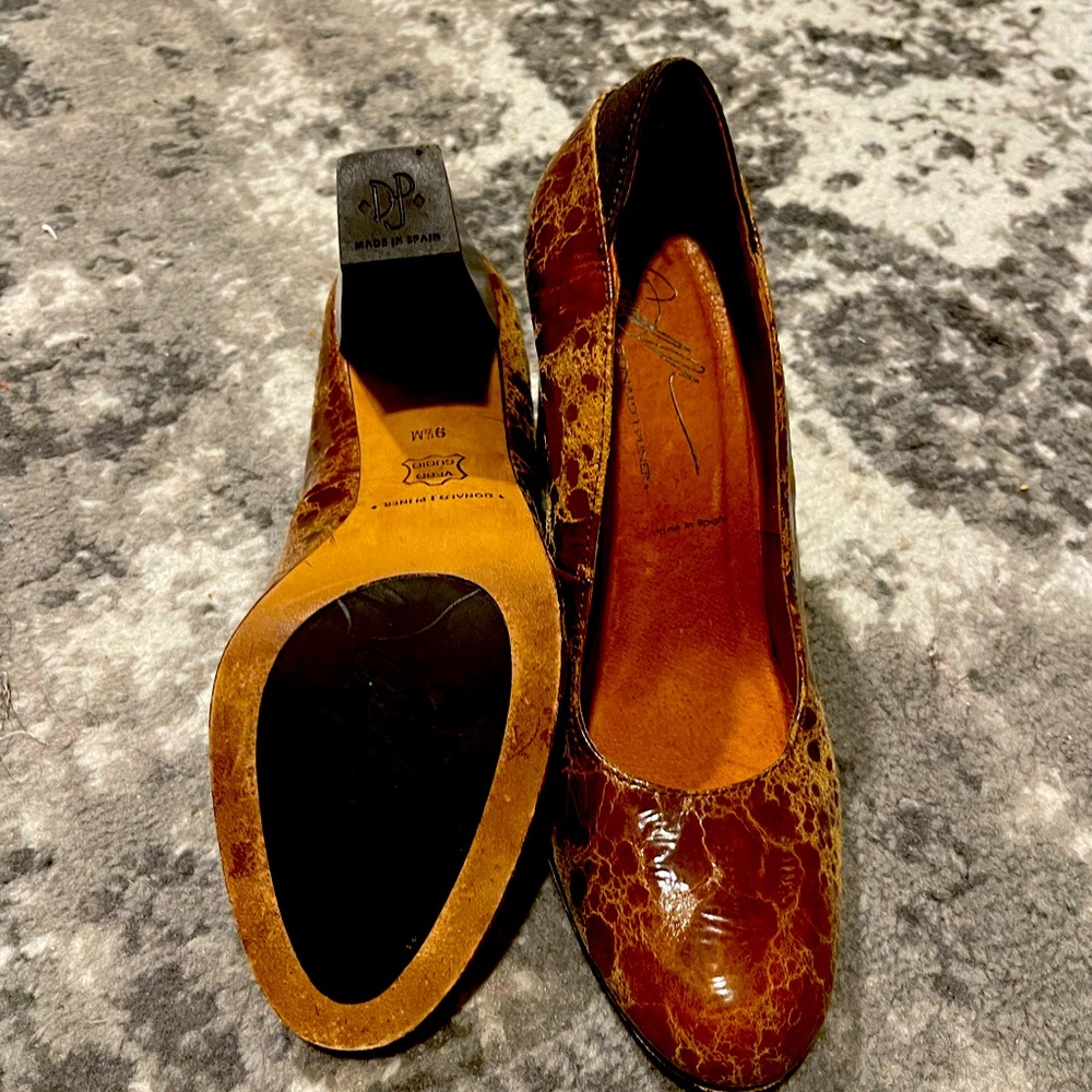 Donald Pliner Textured Pump